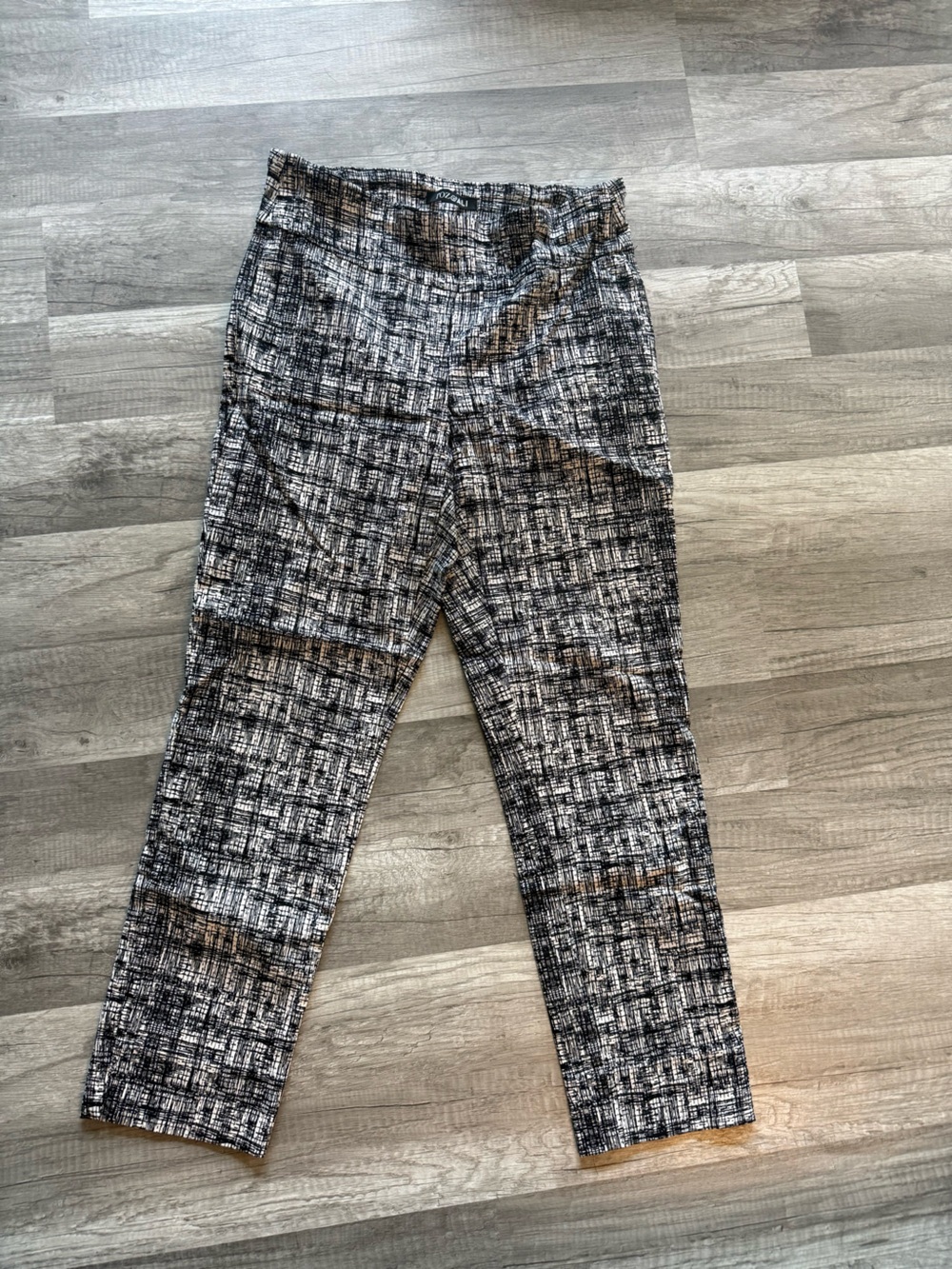 Roz & Ali Black and White Patterned Skinny Jeans